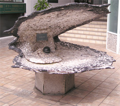 Black pearl sculpture, Papeete